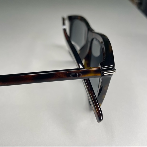 DIOR Homme Tortoiseshell Rectangular Sunglasses - Picture 7 of 8